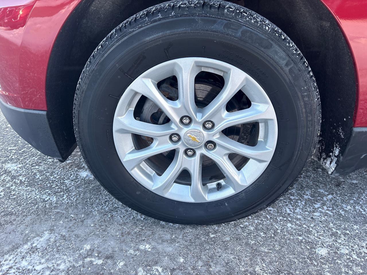2019 Chevrolet Equinox 1LT AWD + Heated Seats + Power Seat + 1 Owner Photo4