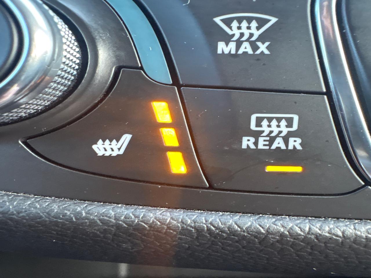 2019 Chevrolet Equinox 1LT AWD + Heated Seats + Power Seat + 1 Owner Photo