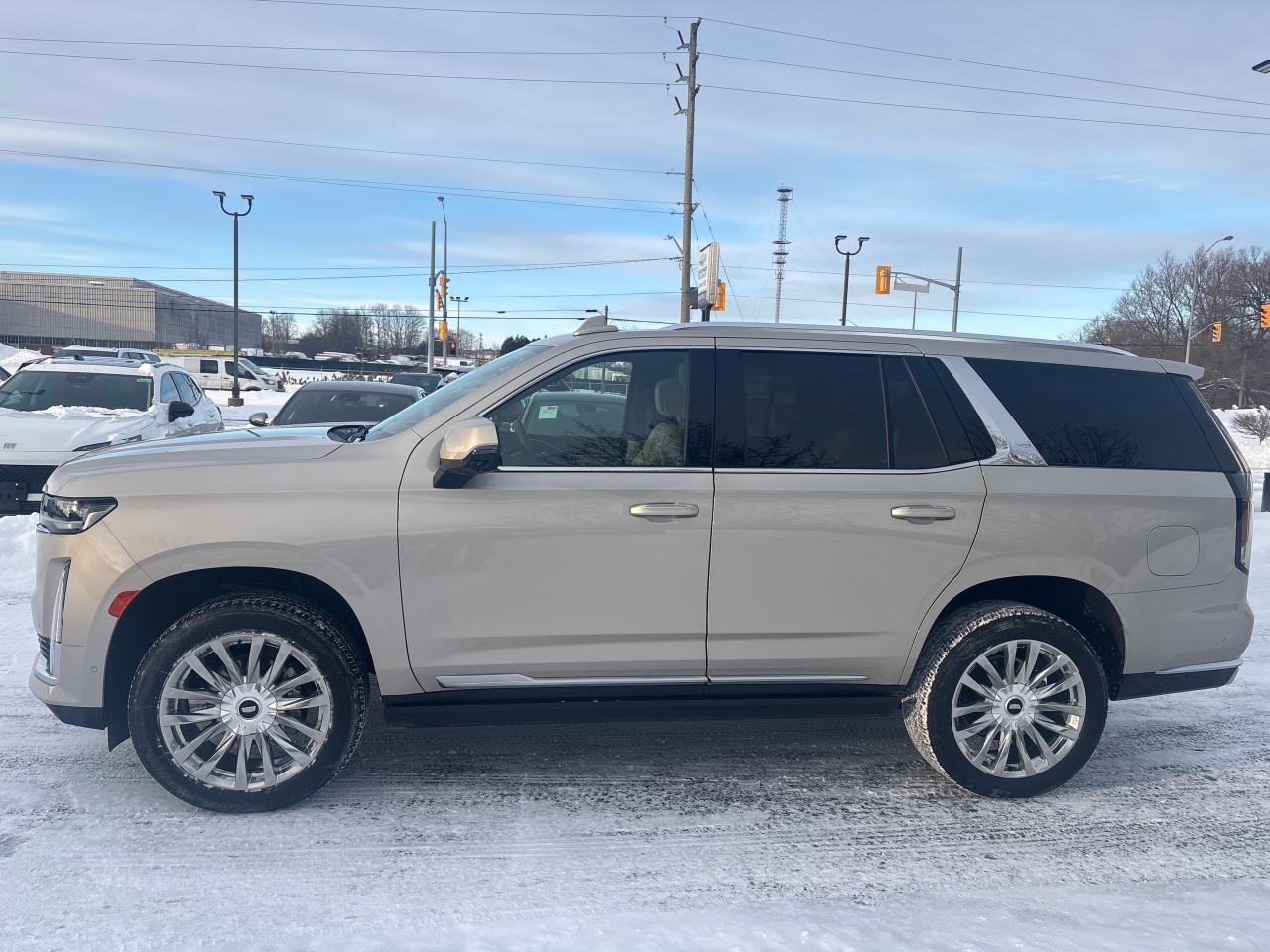 2024 Cadillac Escalade Premium Luxury 4WD + Drivers Assist Tech Pkg + Pow Photo3