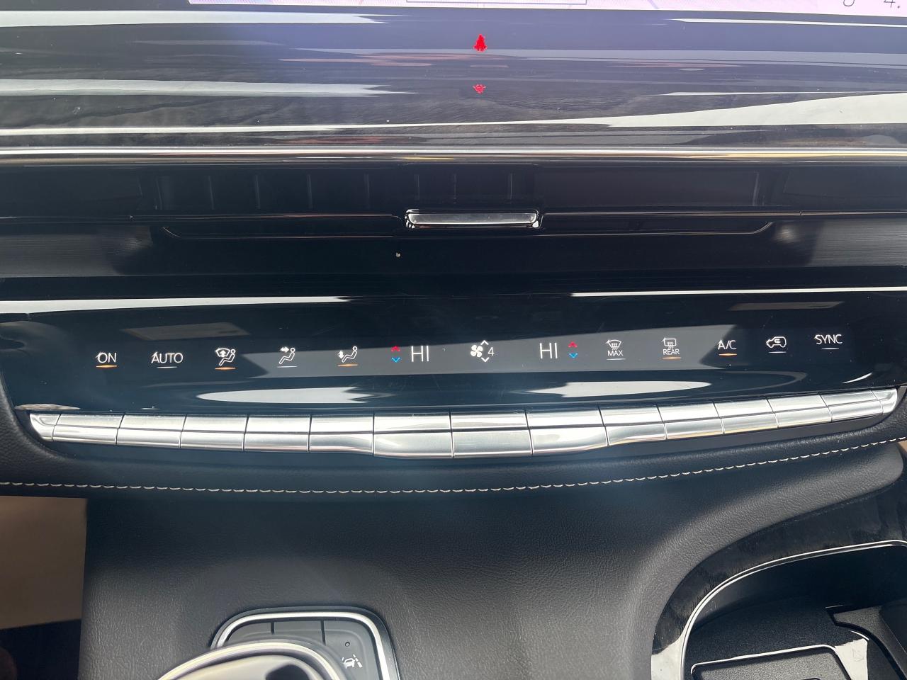 2024 Cadillac Escalade Premium Luxury 4WD + Drivers Assist Tech Pkg + Pow Photo