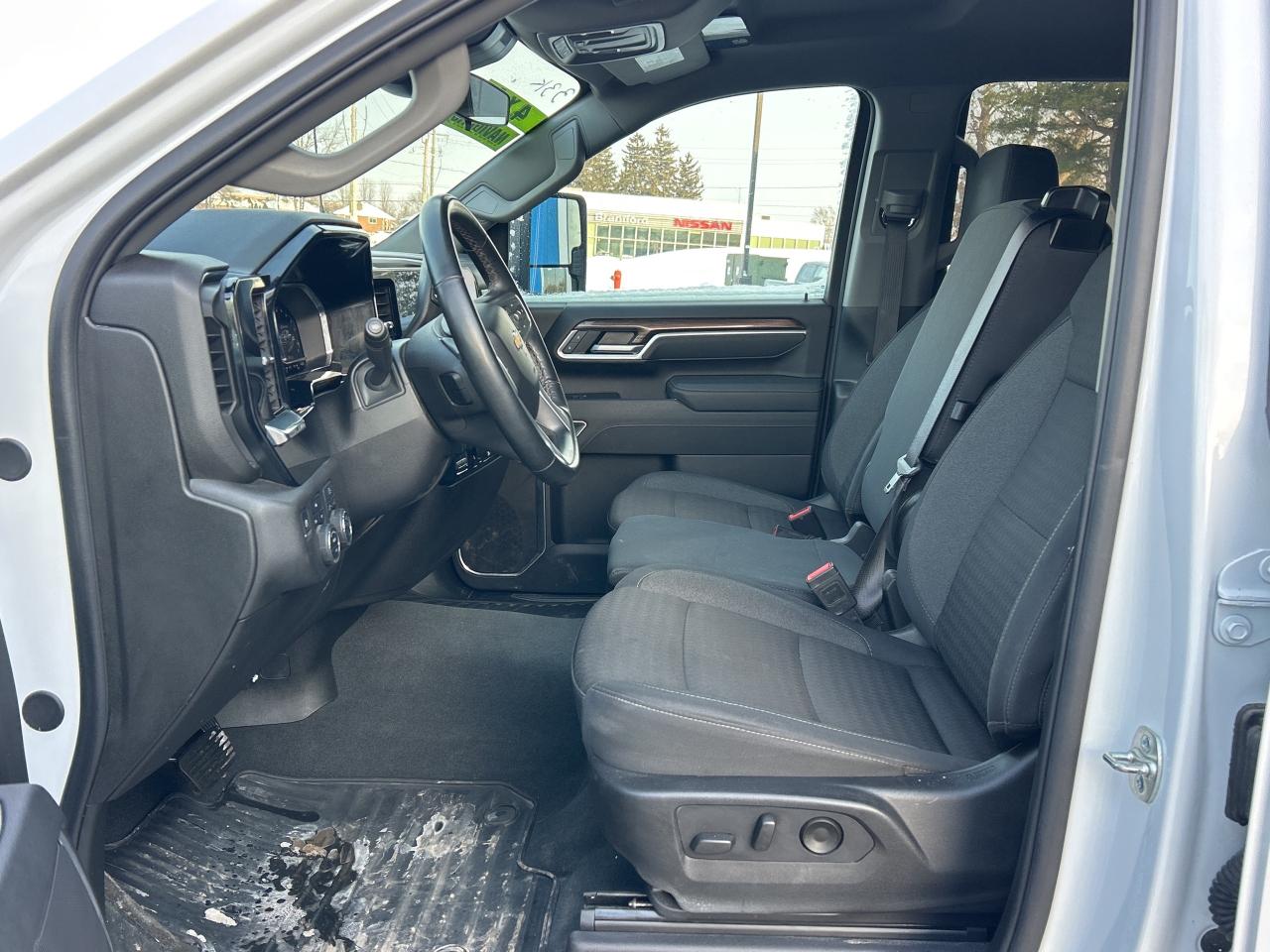 2025 Chevrolet SILVERADO 2500HD LT 159" Photo