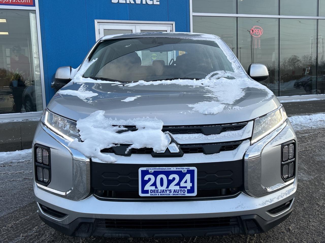 2024 Mitsubishi RVR ES Photo