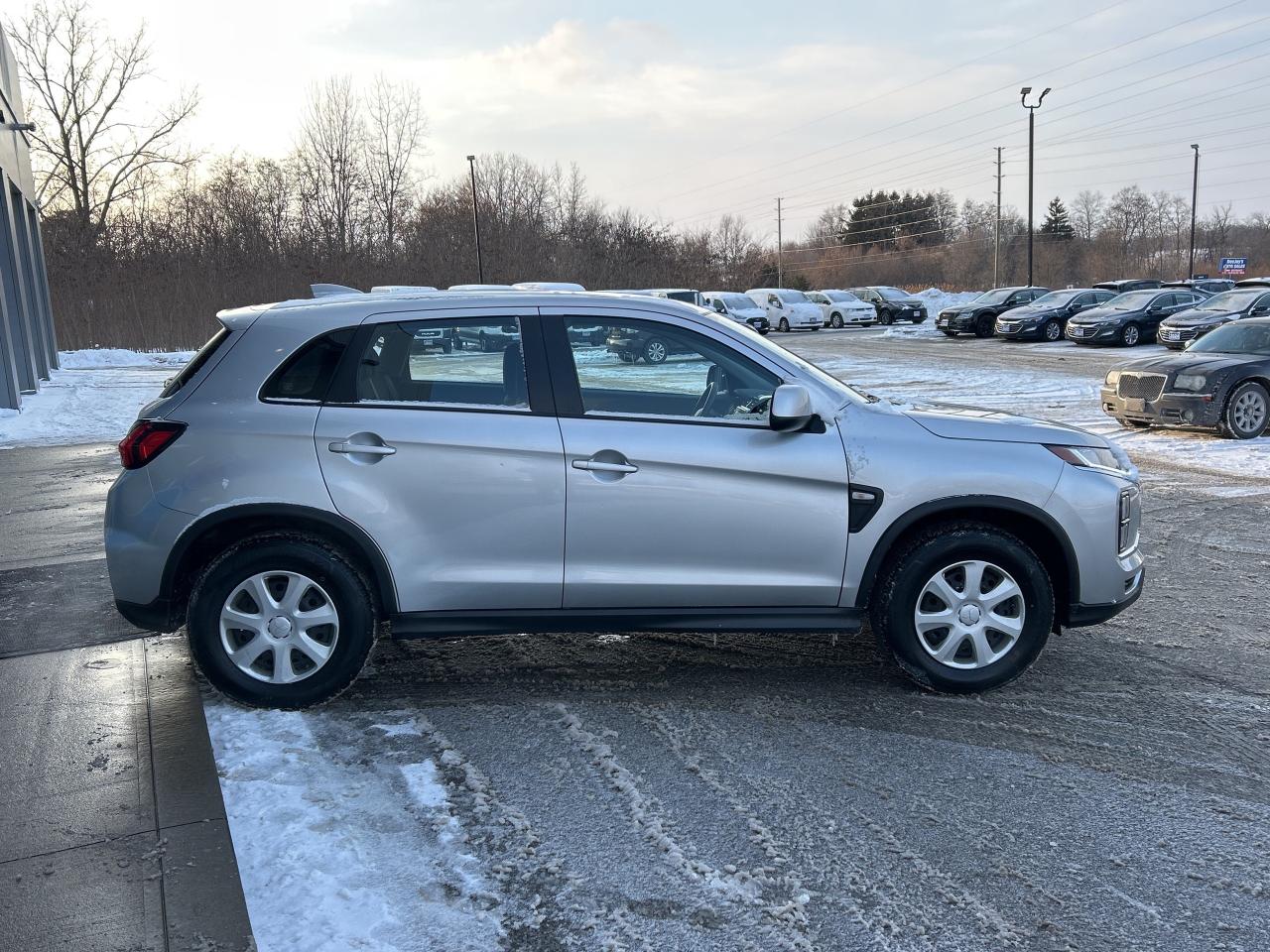 2024 Mitsubishi RVR ES Photo