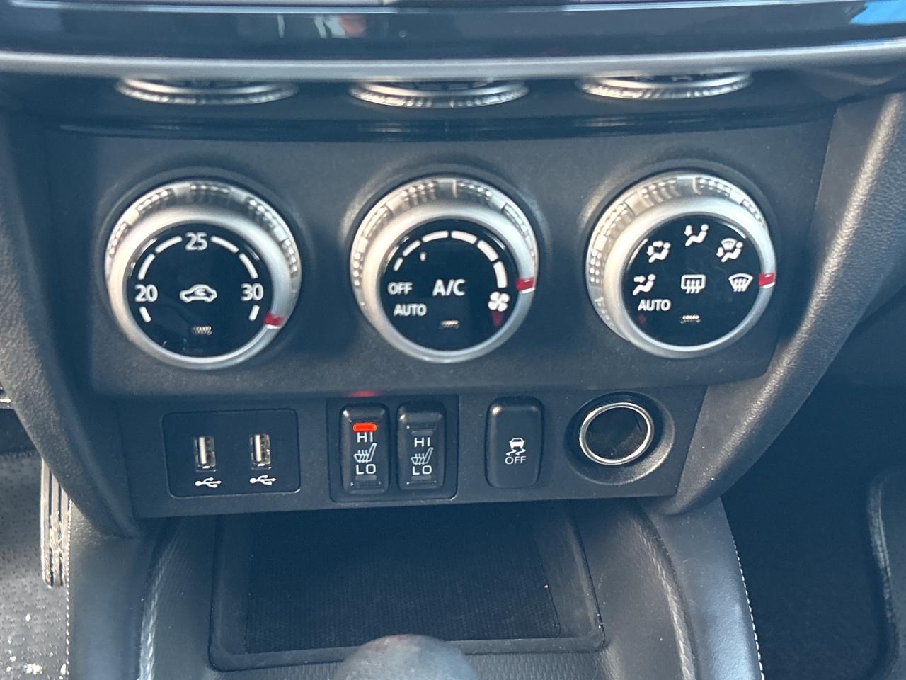 2024 Mitsubishi RVR ES Photo