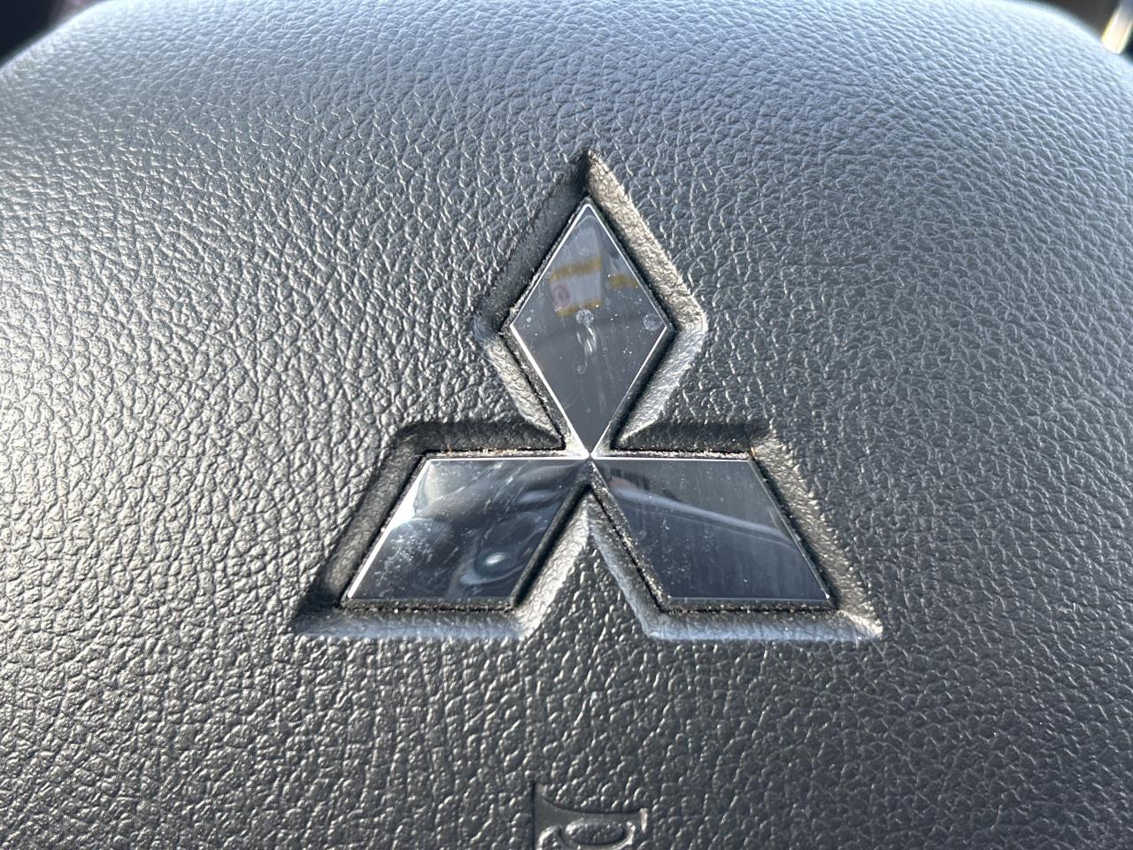 2024 Mitsubishi RVR ES Photo