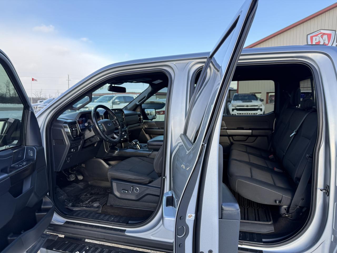 2021 Ford F-150 XLT 4WD SuperCrew 5.5' Box Photo