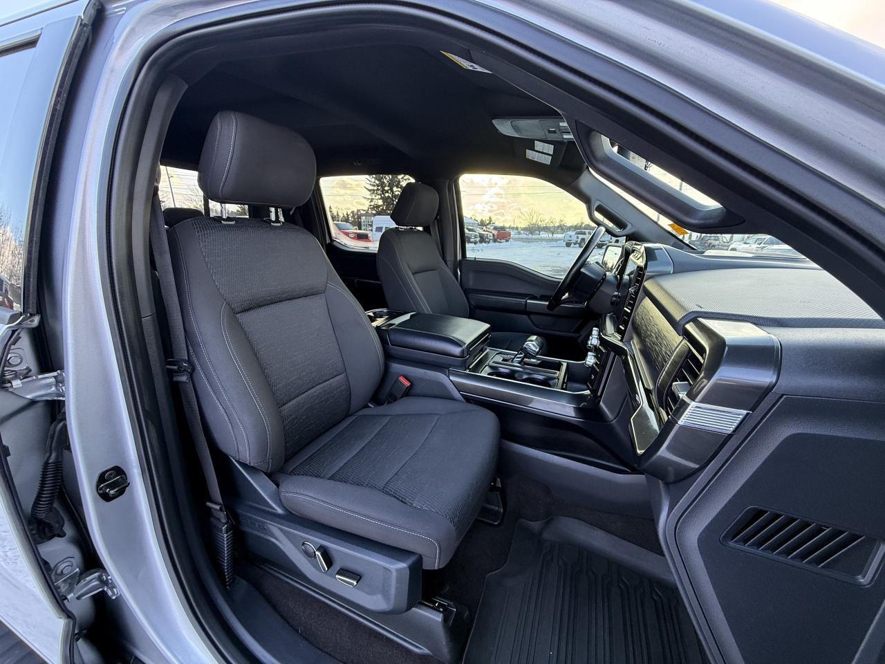 2021 Ford F-150 XLT 4WD SuperCrew 5.5' Box Photo