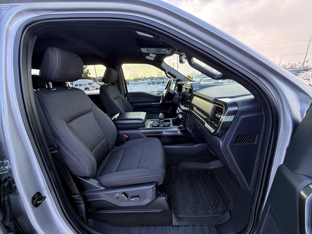 2021 Ford F-150 XLT 4WD SuperCrew 5.5' Box Photo