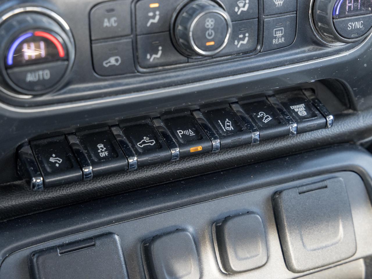 2019 Chevrolet SILVERADO 2500HD 4WD Crew Cab 153.7  LTZ   Certified! Photo