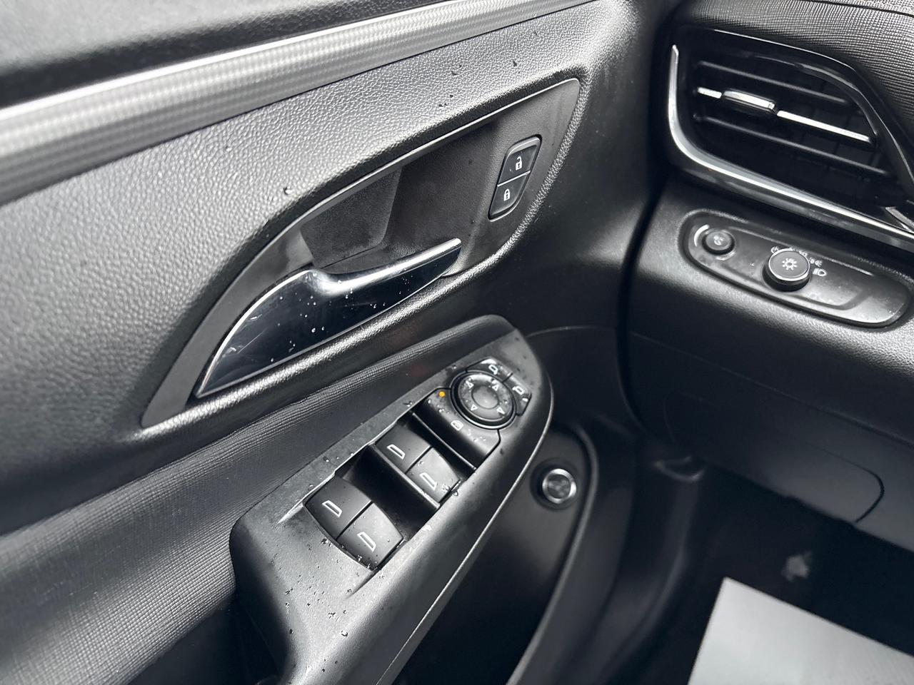 2024 Buick Envista Avenir + Adv Safety Package + 1 Owner Photo