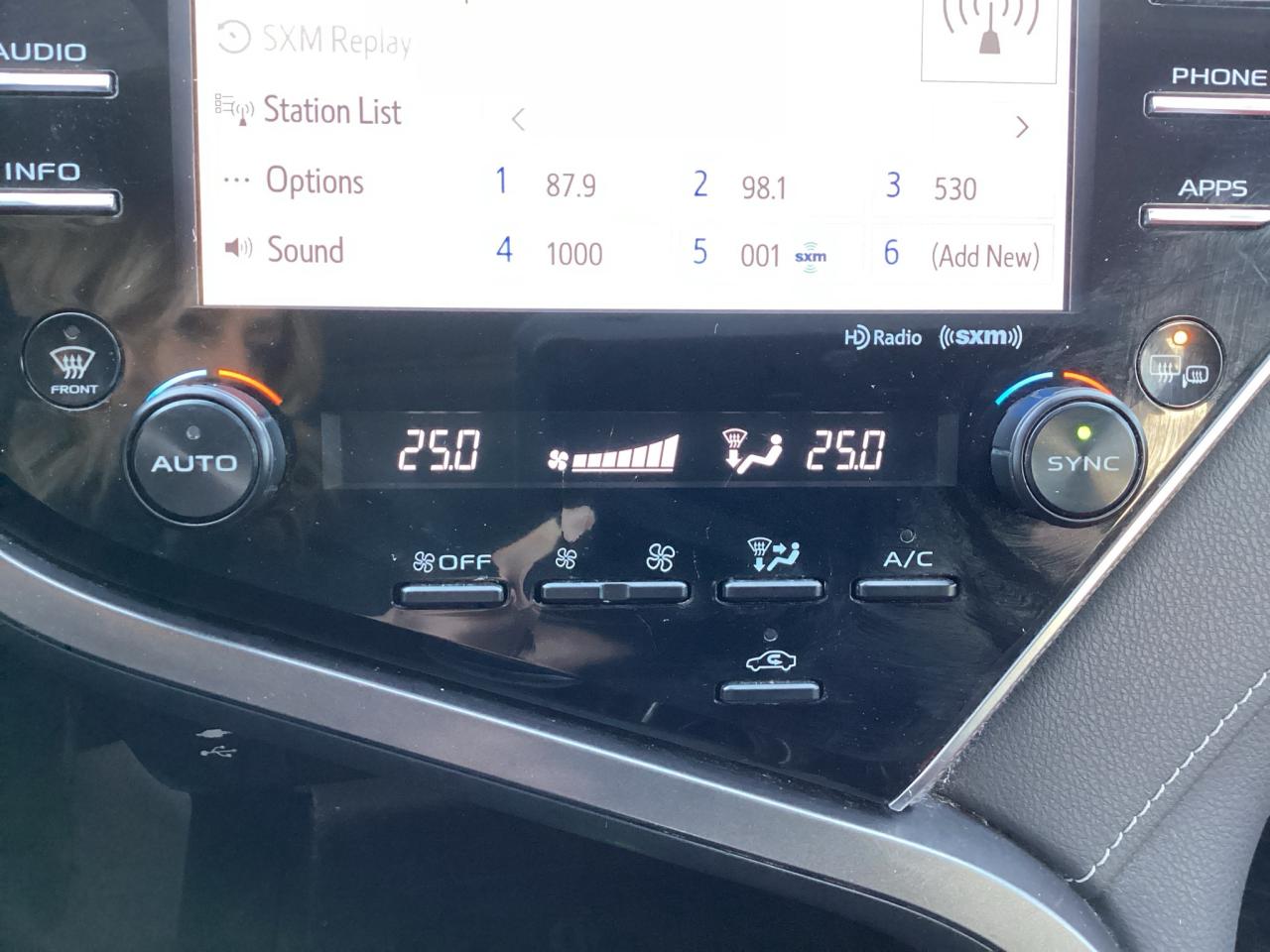 2018 Toyota Camry SE Upgrade Photo