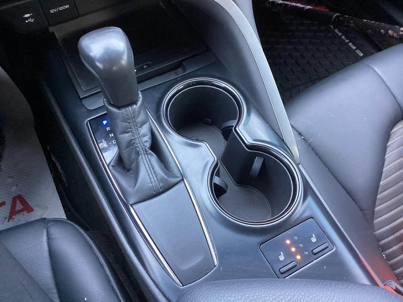 2018 Toyota Camry SE Upgrade Photo