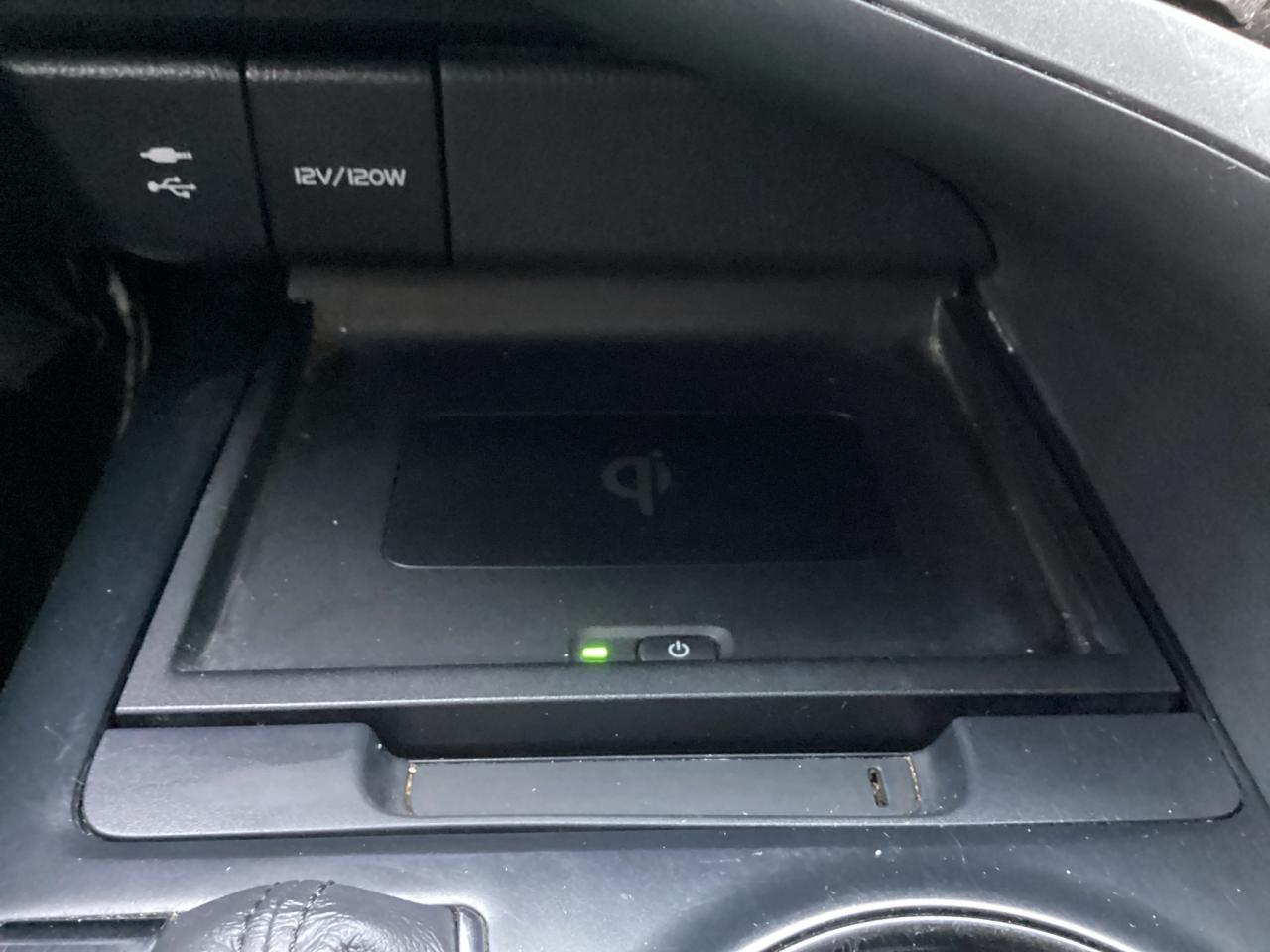 2018 Toyota Camry SE Upgrade Photo