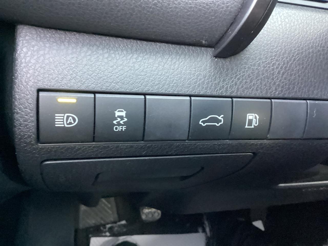 2018 Toyota Camry SE Upgrade Photo