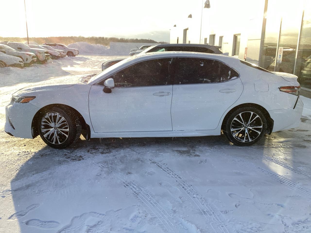 2018 Toyota Camry SE Upgrade Photo