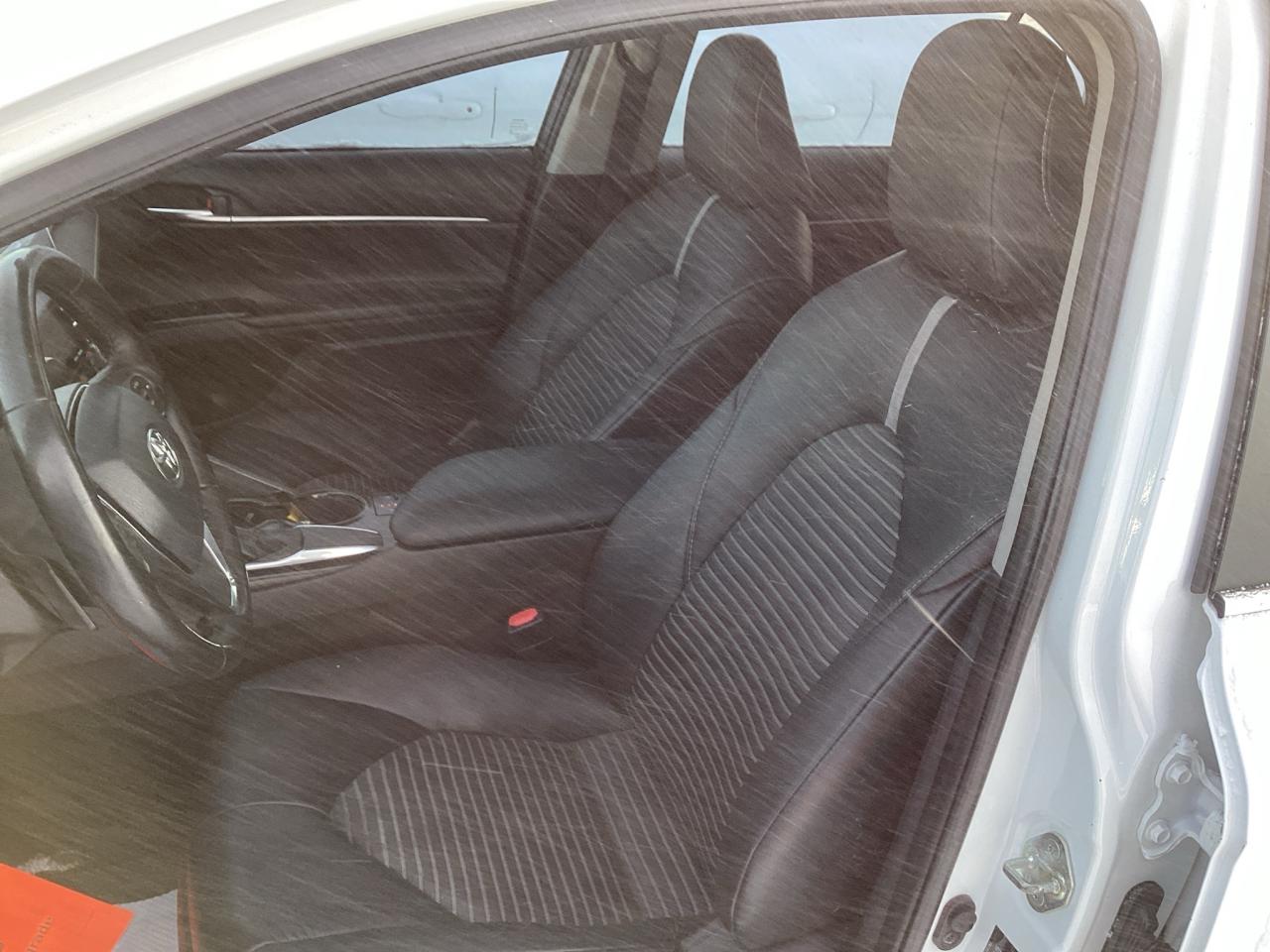 2018 Toyota Camry SE Upgrade Photo