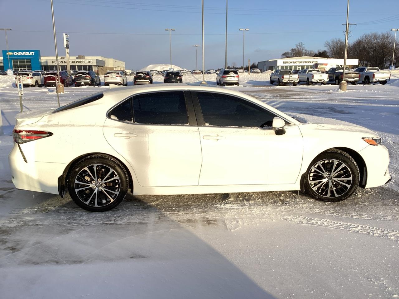 2018 Toyota Camry SE Upgrade Photo