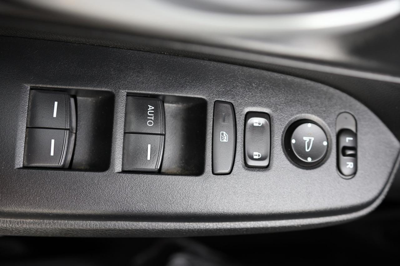 2018 Honda CR-V LX AWD-R STARTER/BACK UP CAM/HEATED SEATS/ BLUETOO Photo