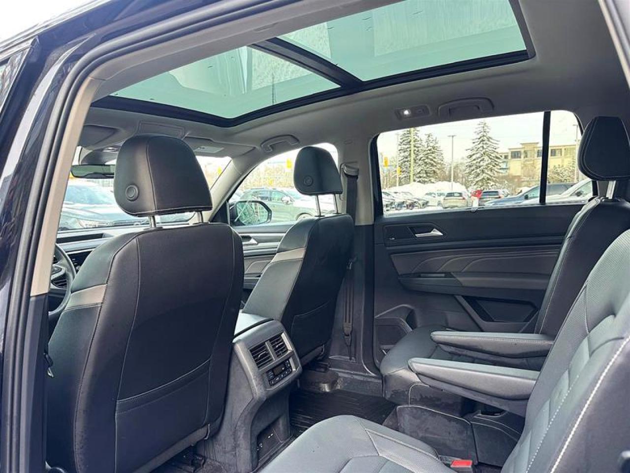 2023 Volkswagen Atlas Execline 3.6L 8sp at w/Tip 4MOTION Photo