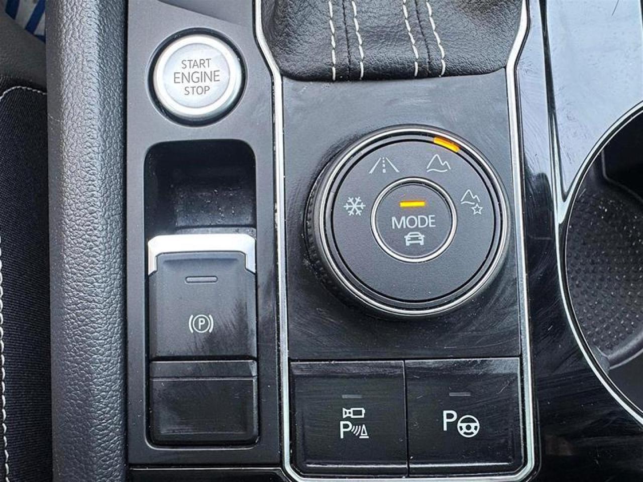 2023 Volkswagen Atlas Execline 3.6L 8sp at w/Tip 4MOTION Photo