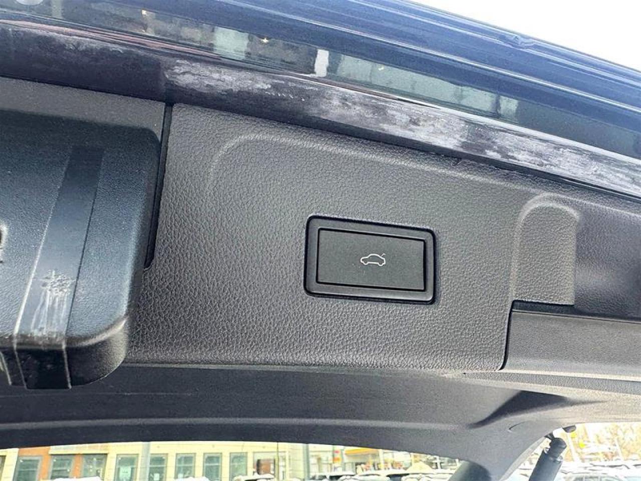 2023 Volkswagen Atlas Execline 3.6L 8sp at w/Tip 4MOTION Photo