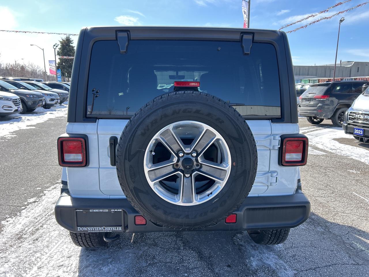 2021 Jeep Wrangler Sahara w/Leather, NAV, Heated Seats, Remote Start Photo