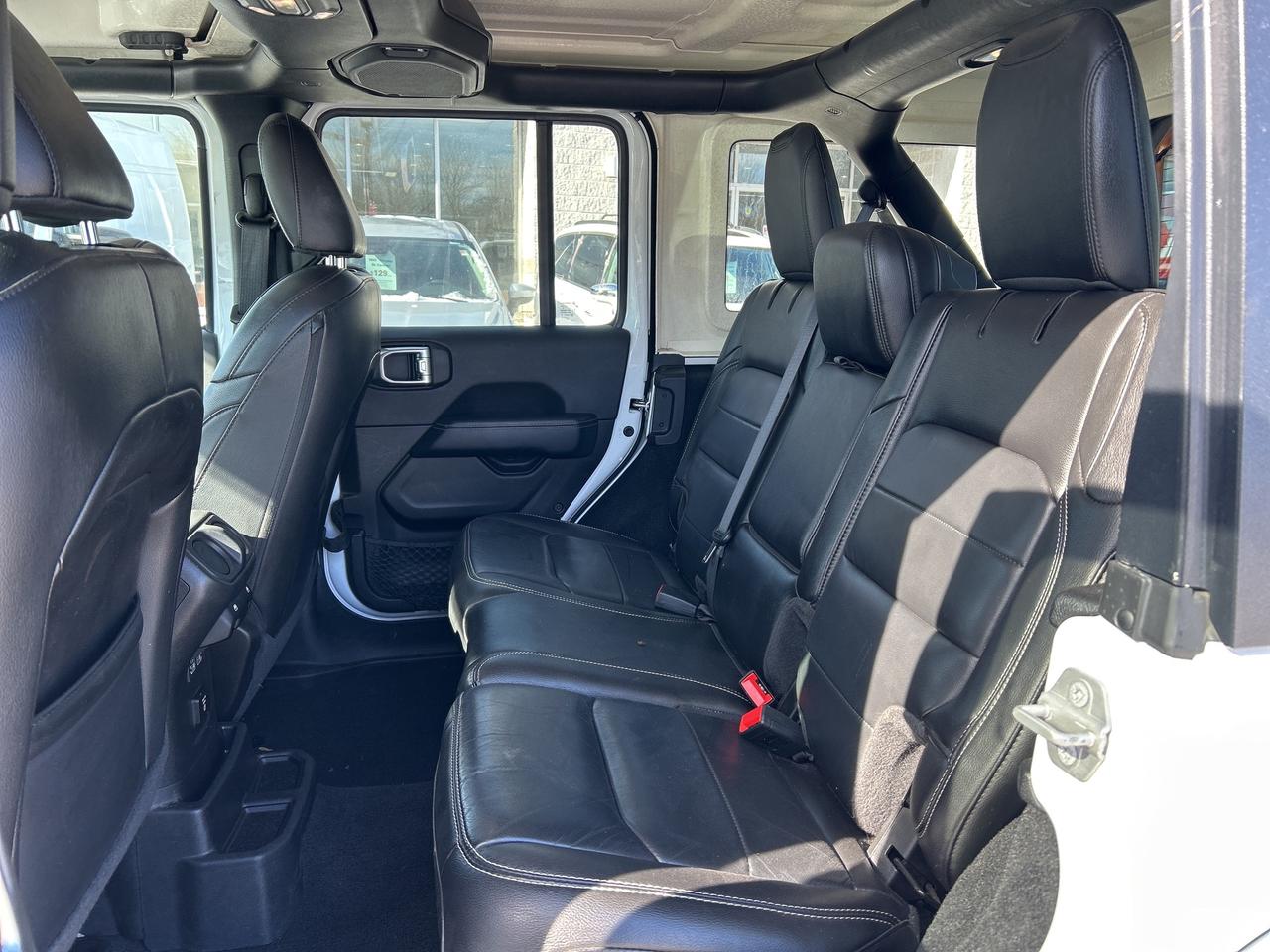 2021 Jeep Wrangler Sahara w/Leather, NAV, Heated Seats, Remote Start Photo