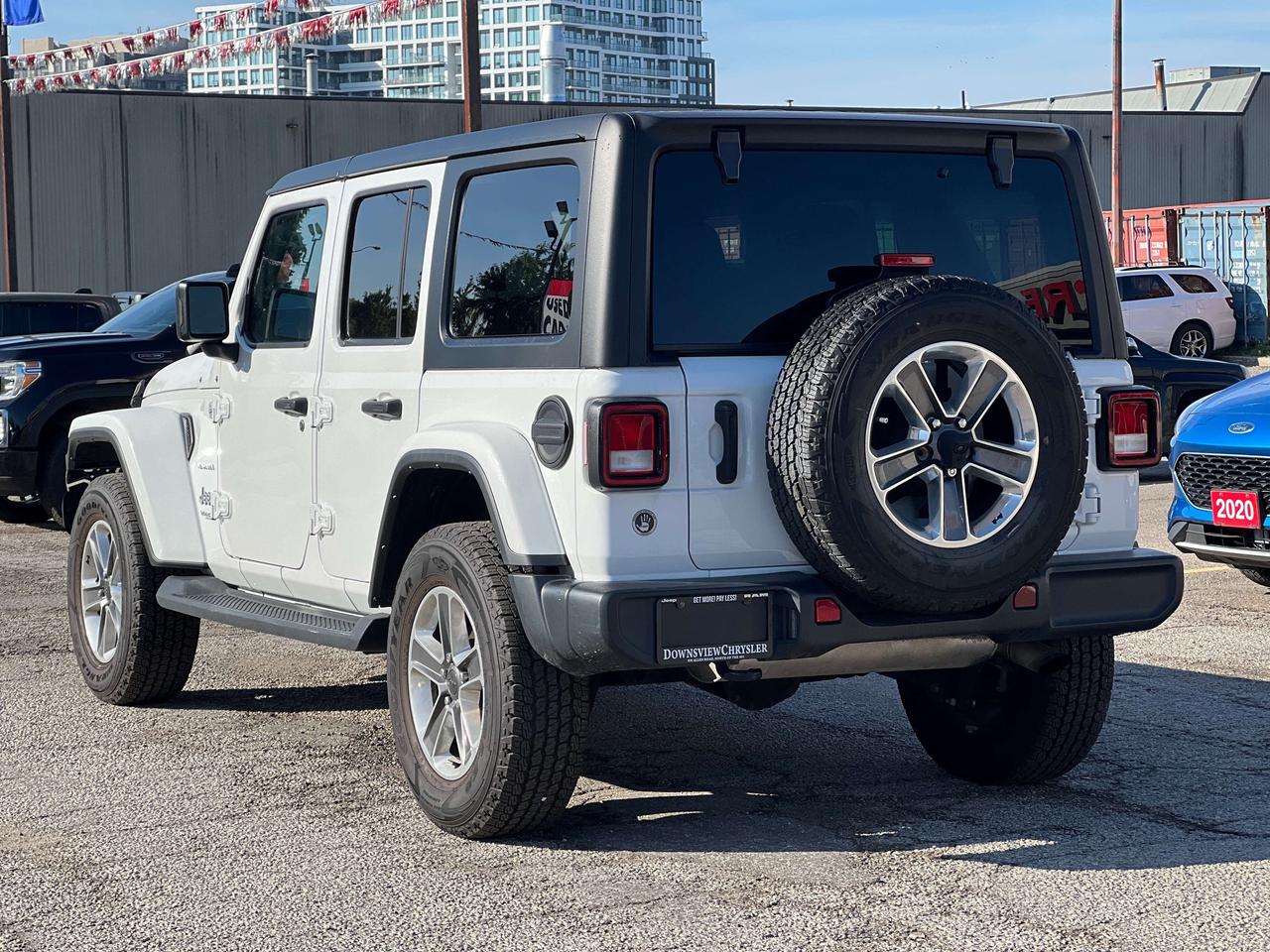 2021 Jeep Wrangler Sahara w/Leather, NAV, Heated Seats, Remote Start Photo