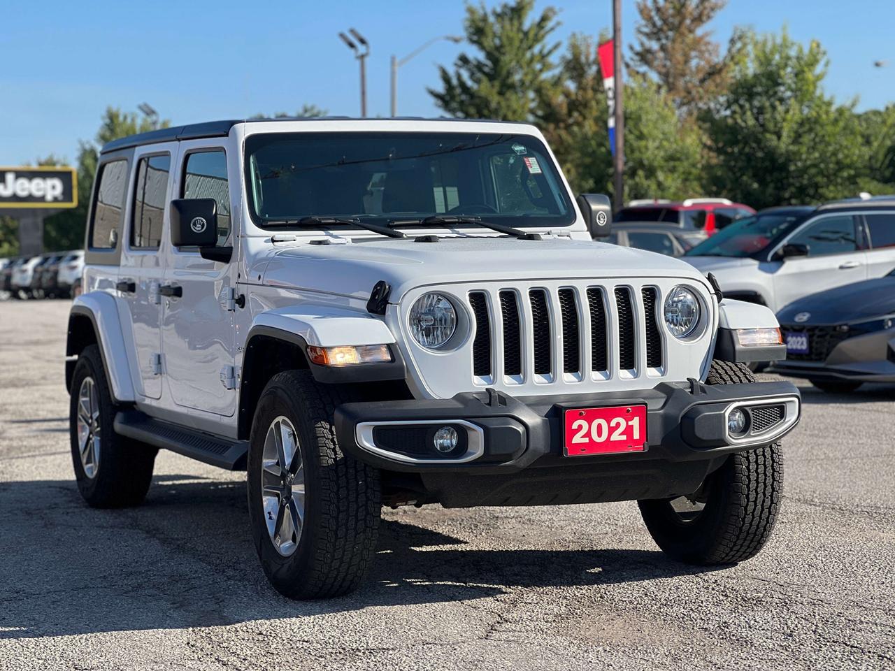 2021 Jeep Wrangler Sahara w/Leather, NAV, Heated Seats, Remote Start Photo