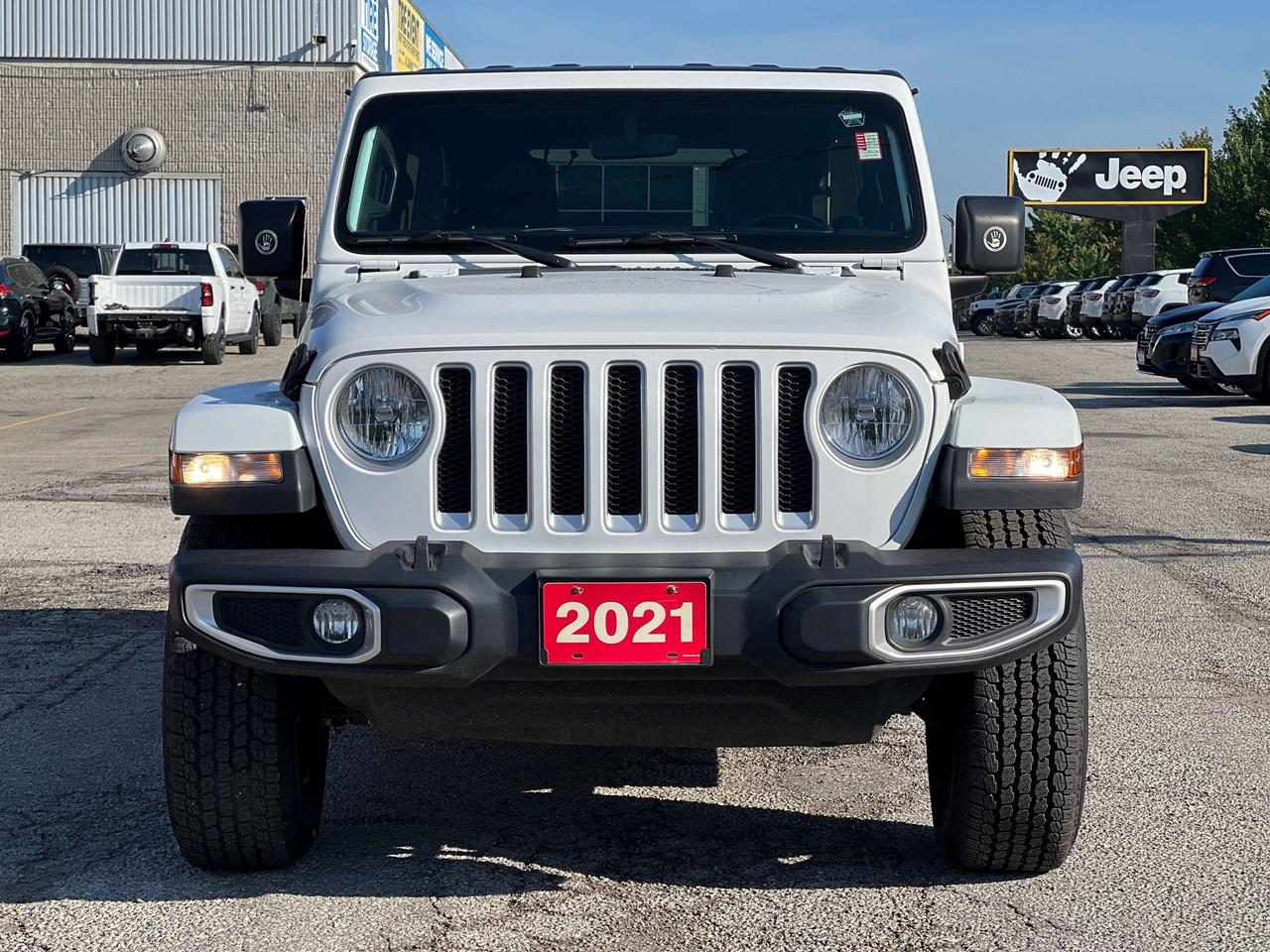 2021 Jeep Wrangler Sahara w/Leather, NAV, Heated Seats, Remote Start Photo