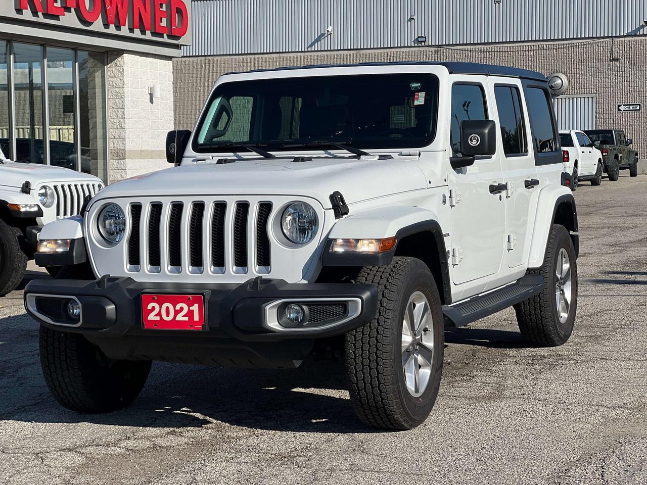 2021 Jeep Wrangler Sahara w/Leather, NAV, Heated Seats, Remote Start Photo