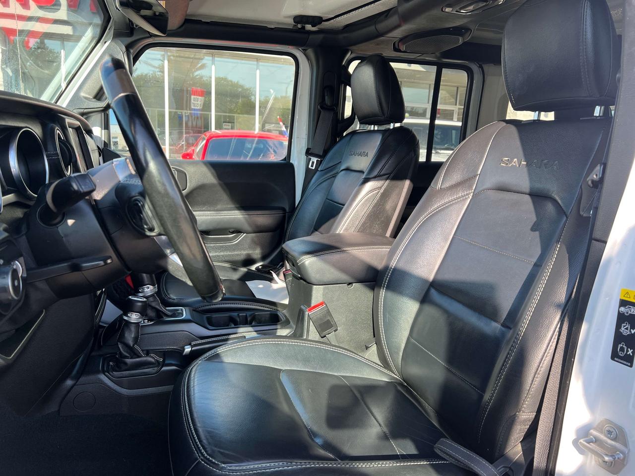 2021 Jeep Wrangler Sahara w/Leather, NAV, Heated Seats, Remote Start Photo