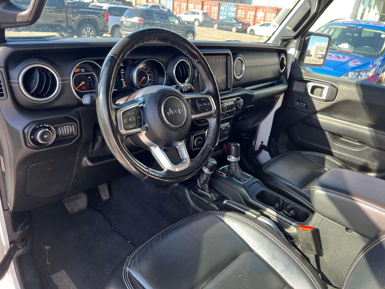 2021 Jeep Wrangler Sahara w/Leather, NAV, Heated Seats, Remote Start Photo