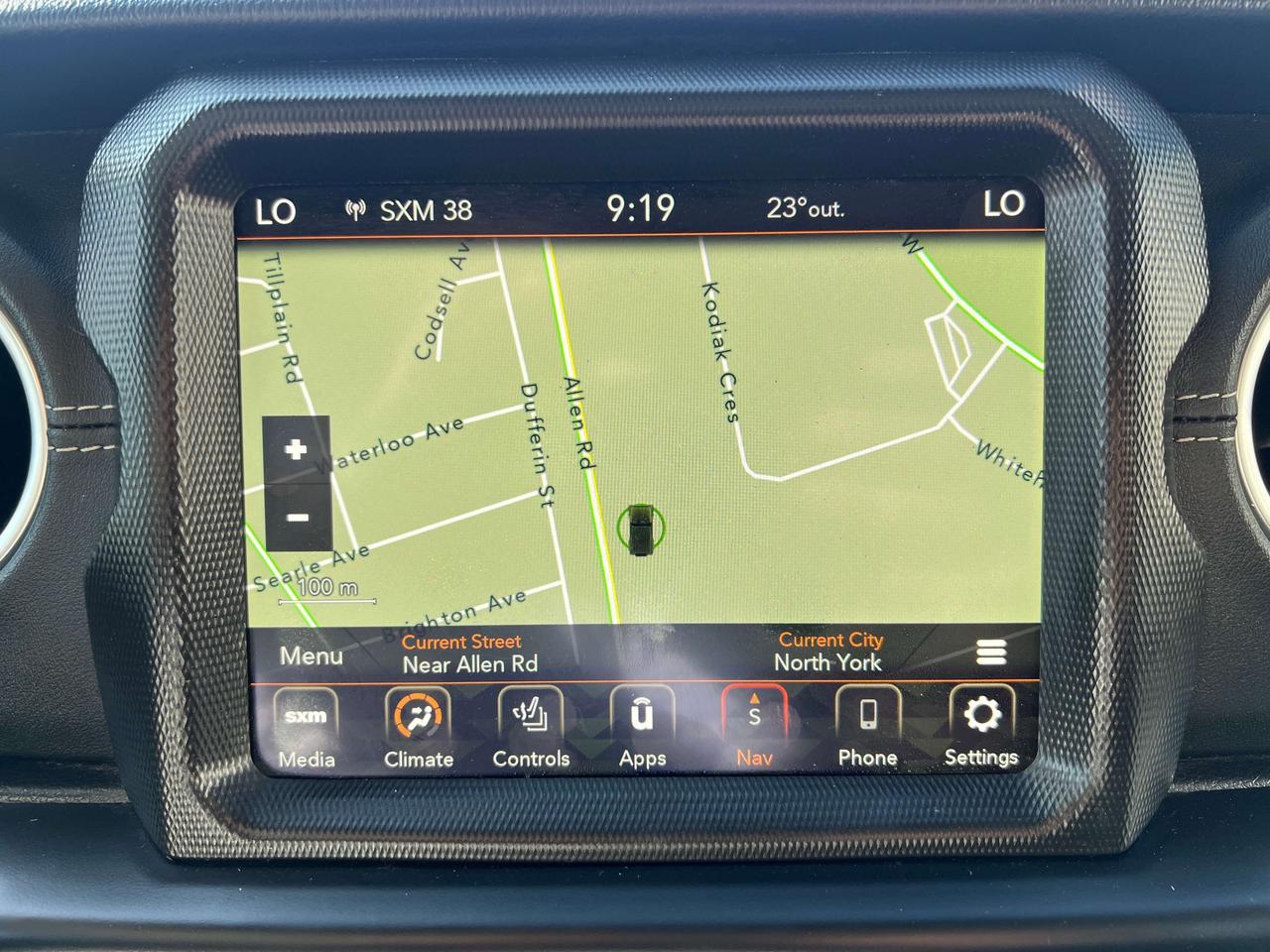 2021 Jeep Wrangler Sahara w/Leather, NAV, Heated Seats, Remote Start Photo