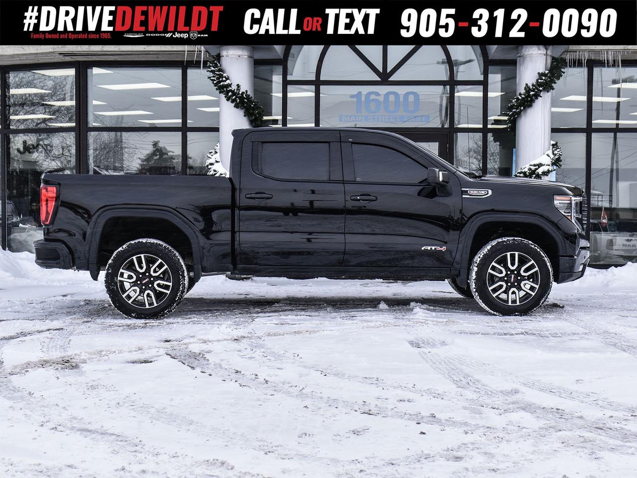 2025 GMC Sierra 1500 AT4   POWER SUNROOF   ONE OWNER Photo