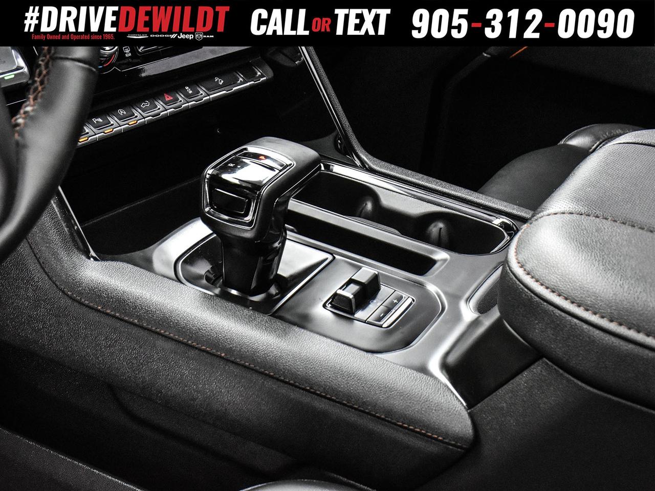 2025 GMC Sierra 1500 AT4   POWER SUNROOF   ONE OWNER Photo