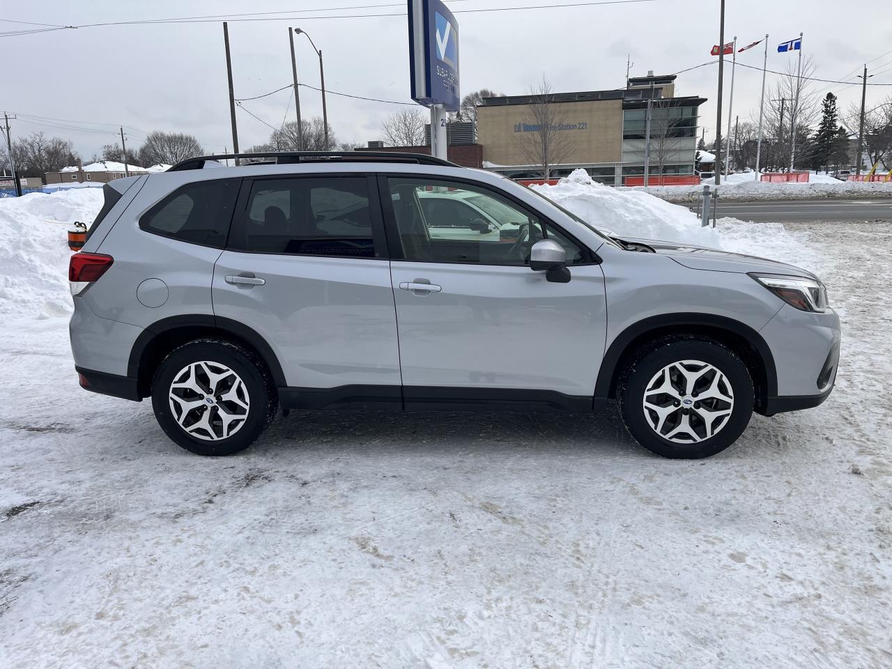 2019 Subaru Forester 2.5i Convenience w-EyeSight Pkg Photo3