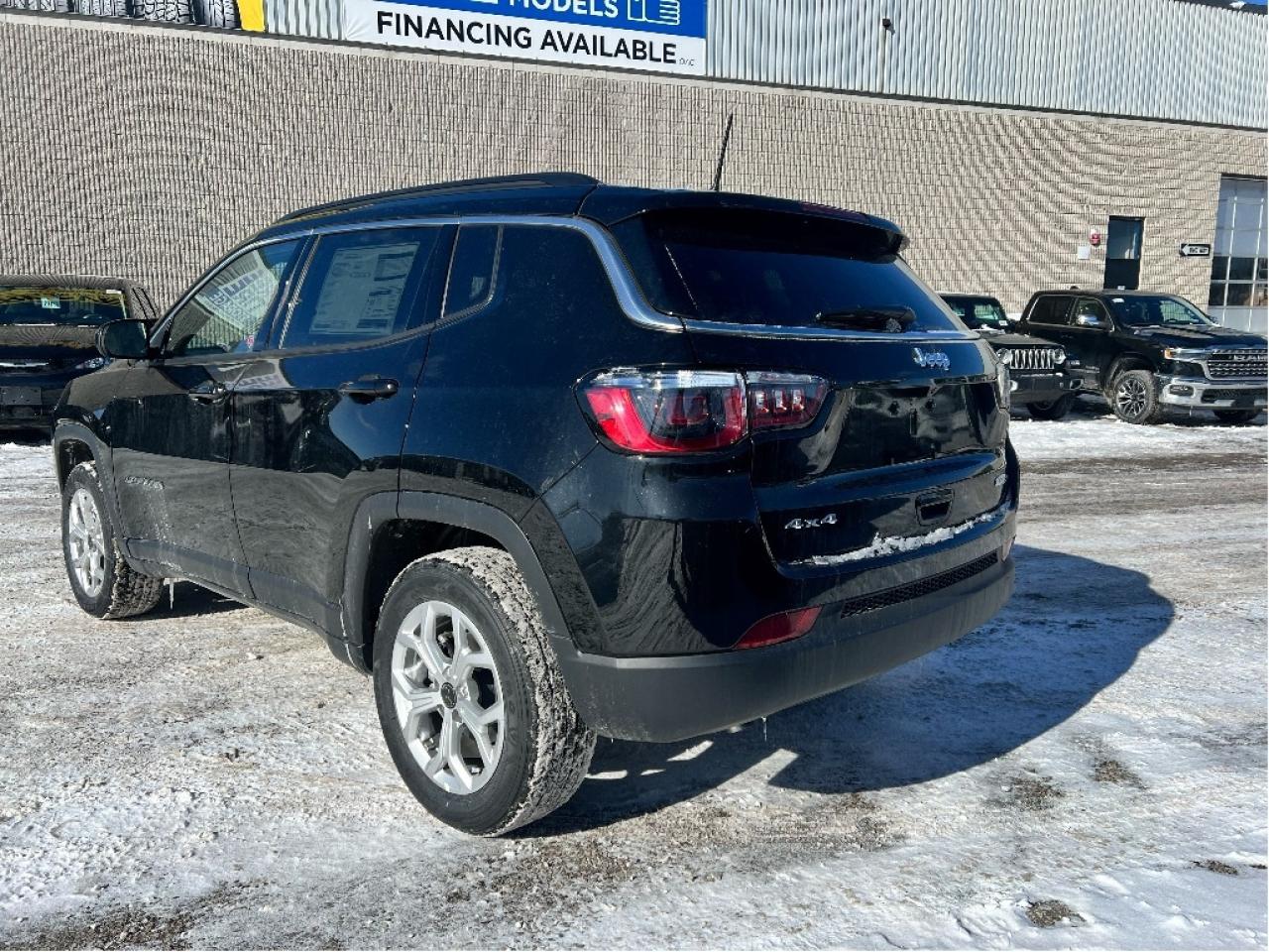 2025 Jeep Compass NORTH 4X4 Photo2