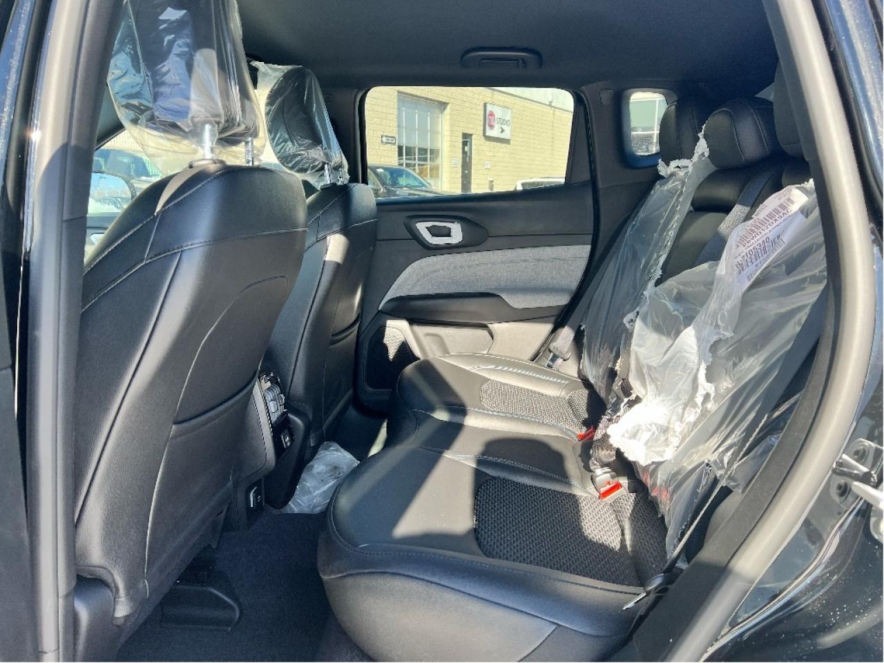 2025 Jeep Compass NORTH 4X4 Photo