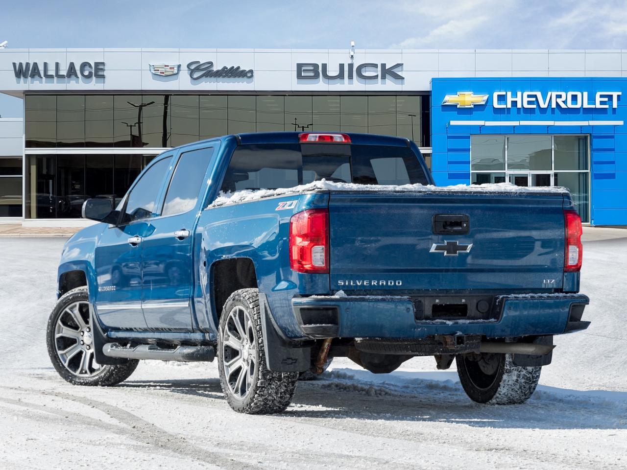 2017 Chevrolet Silverado 1500 4WD Crew Cab 143.5  LTZ w-2LZ Photo4
