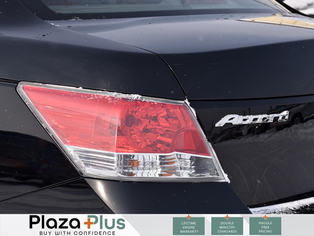 2010 Honda Accord Sedan LX   62,200KM   CLEAN CARFAX   VERY LOW KM   NO RU Photo