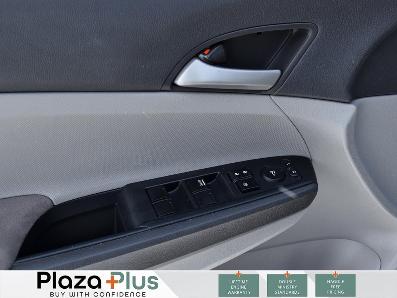 2010 Honda Accord Sedan LX   62,200KM   CLEAN CARFAX   VERY LOW KM   NO RU Photo