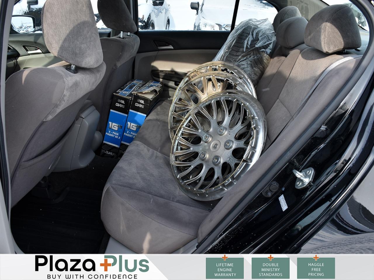 2010 Honda Accord Sedan LX   62,200KM   CLEAN CARFAX   VERY LOW KM   NO RU Photo