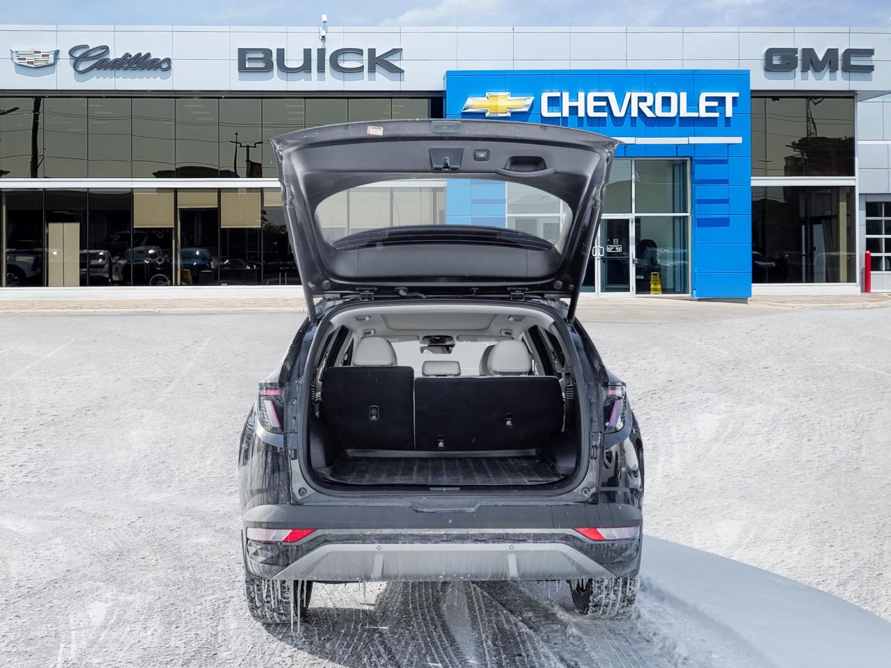 2023 Hyundai Tucson Hybrid Ultimate AWD   Local trade Photo