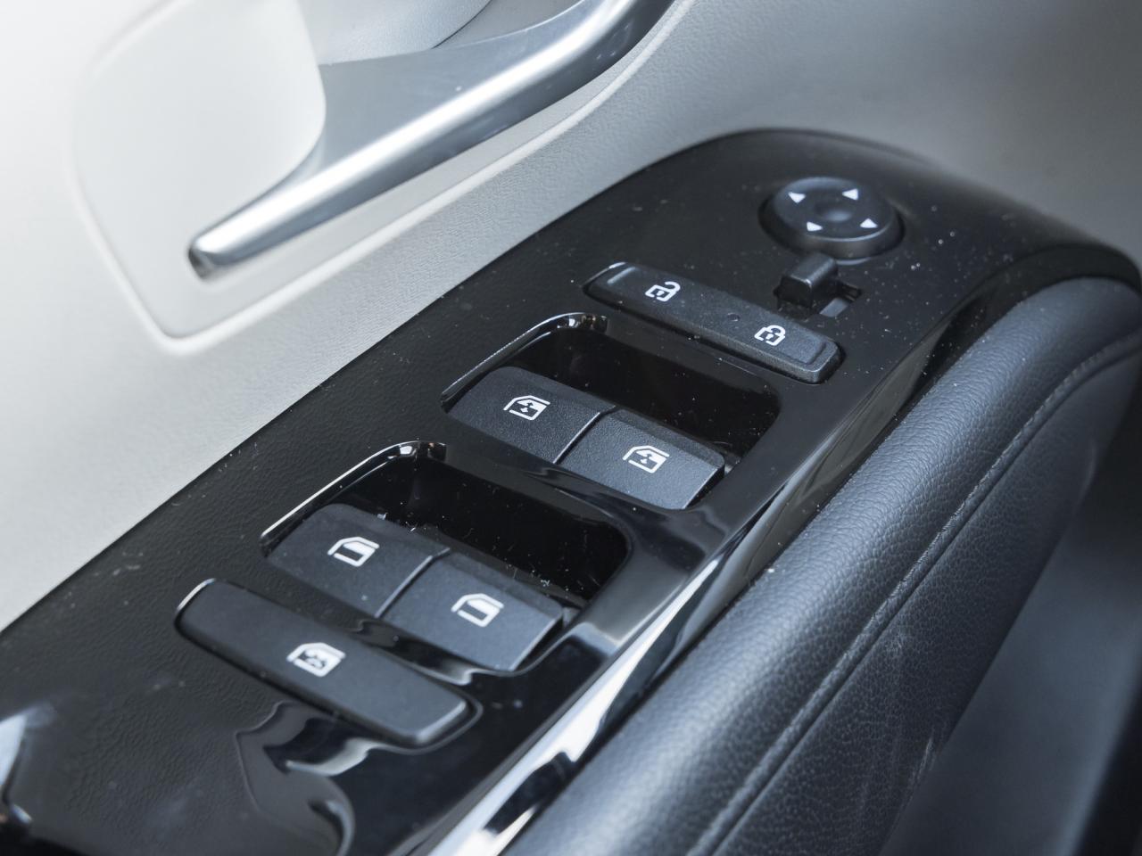 2023 Hyundai Tucson Hybrid Ultimate AWD   Local trade Photo