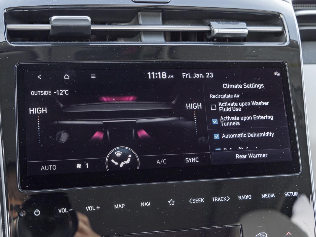 2023 Hyundai Tucson Hybrid Ultimate AWD   Local trade Photo