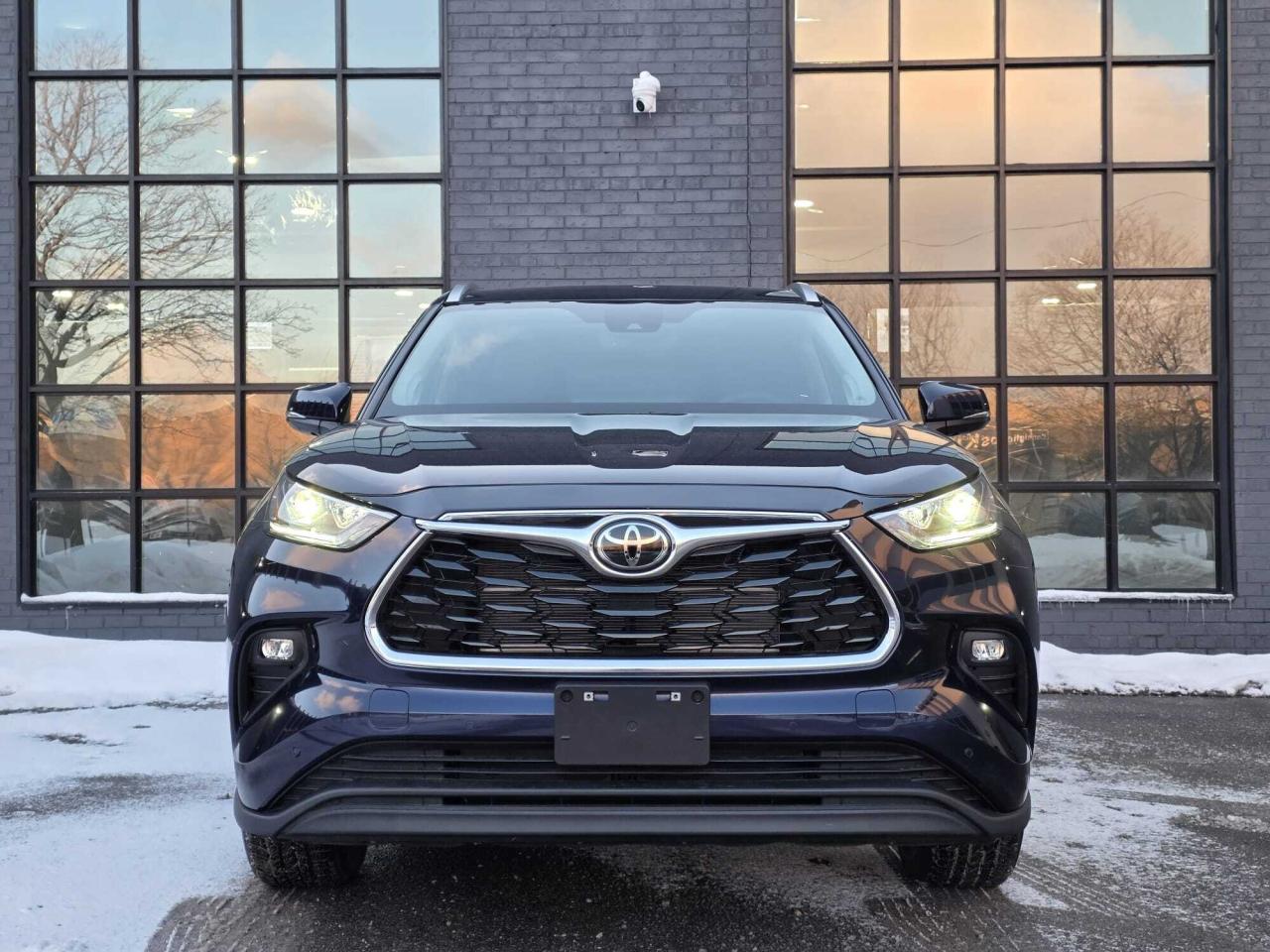 2025 Toyota Highlander HYBRID Limited AWD Photo2