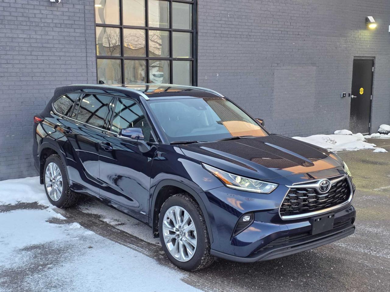 2025 Toyota Highlander HYBRID Limited AWD Photo