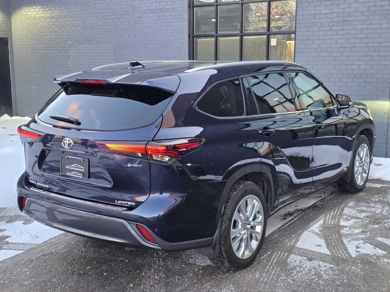 2025 Toyota Highlander HYBRID Limited AWD Photo