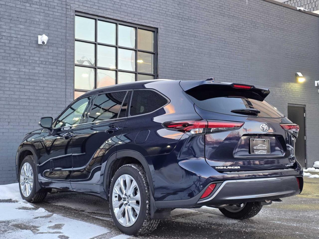 2025 Toyota Highlander HYBRID Limited AWD Photo